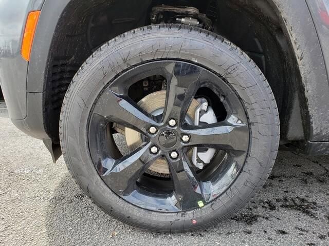 2026 Jeep Grand Cherokee in Bedford, OH 44146 - 18110145 12