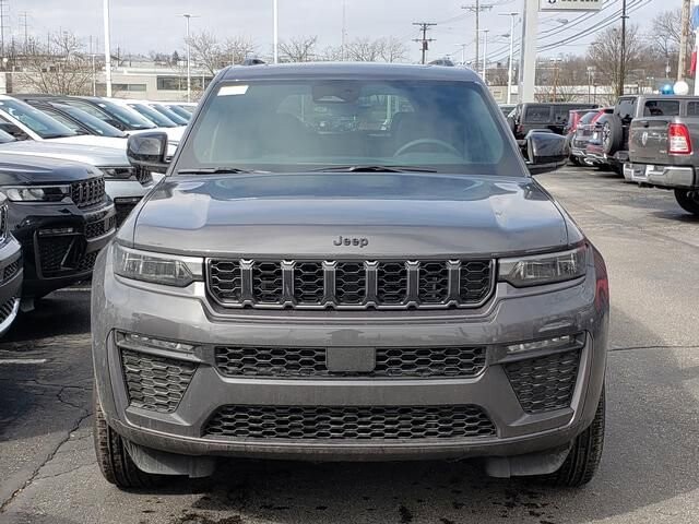 2026 Jeep Grand Cherokee in Bedford, OH 44146 - 18110145 5