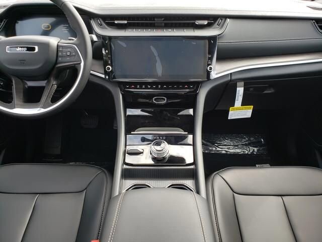 2026 Jeep Grand Cherokee in Bedford, OH 44146 - 18110145 9