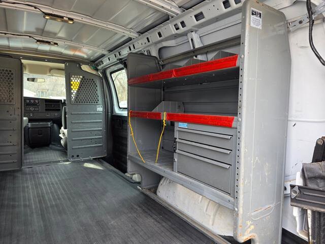 2016 Chevrolet Express 2500 in Blauvelt, NY 10913 - 18110148 32