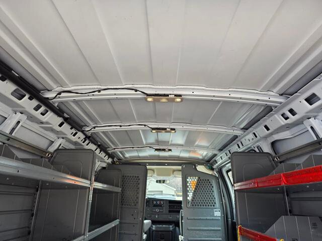 2016 Chevrolet Express 2500 in Blauvelt, NY 10913 - 18110148 36