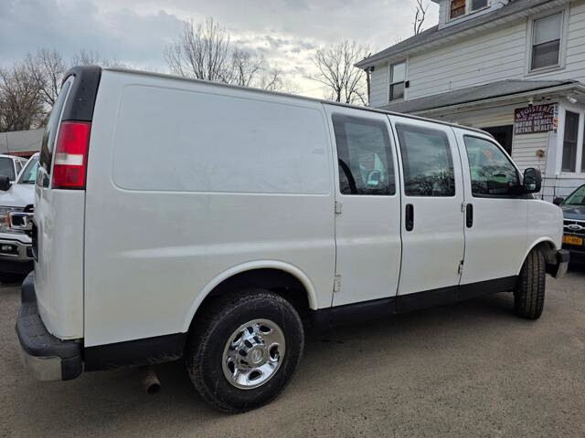 2016 Chevrolet Express 2500 in Blauvelt, NY 10913 - 18110148 7