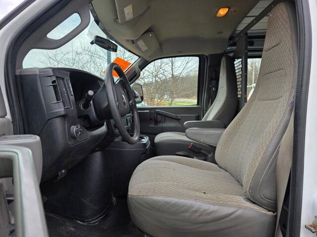 2016 Chevrolet Express 2500 in Blauvelt, NY 10913 - 18110148 10