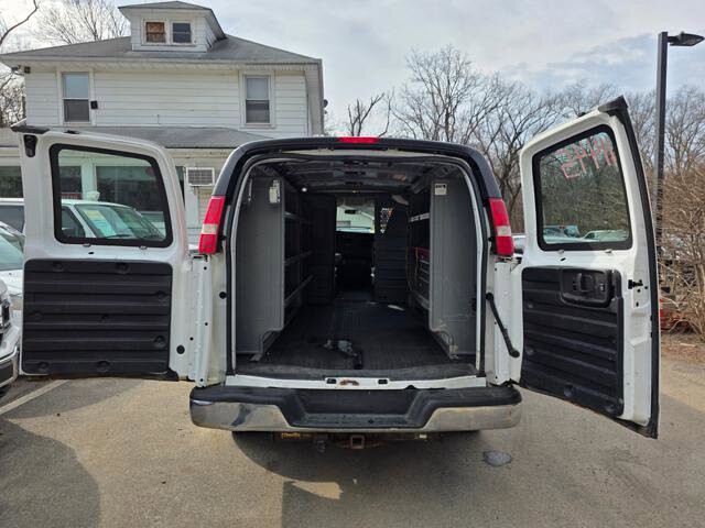 2016 Chevrolet Express 2500 in Blauvelt, NY 10913 - 18110148 26