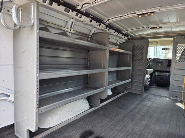 2016 Chevrolet Express 2500 in Blauvelt, NY 10913 - 18110148 30
