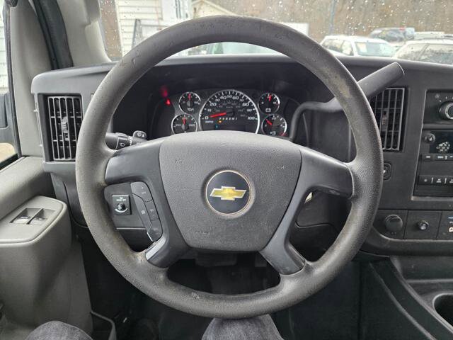 2016 Chevrolet Express 2500 in Blauvelt, NY 10913 - 18110148 12