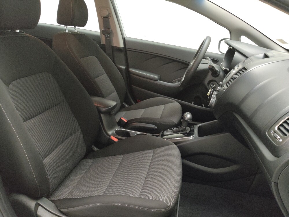 2017 Kia Forte in Montclair, CA 91763 - 18110160 21