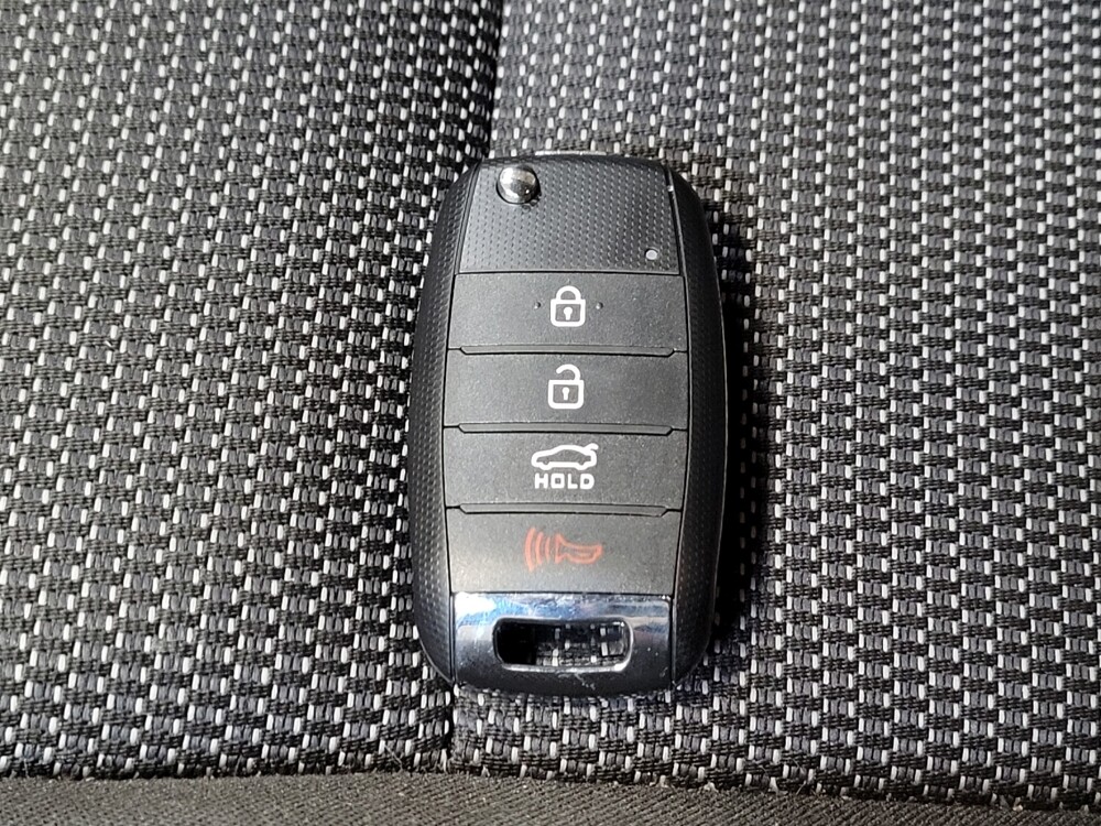 2017 Kia Forte in Montclair, CA 91763 - 18110160 32