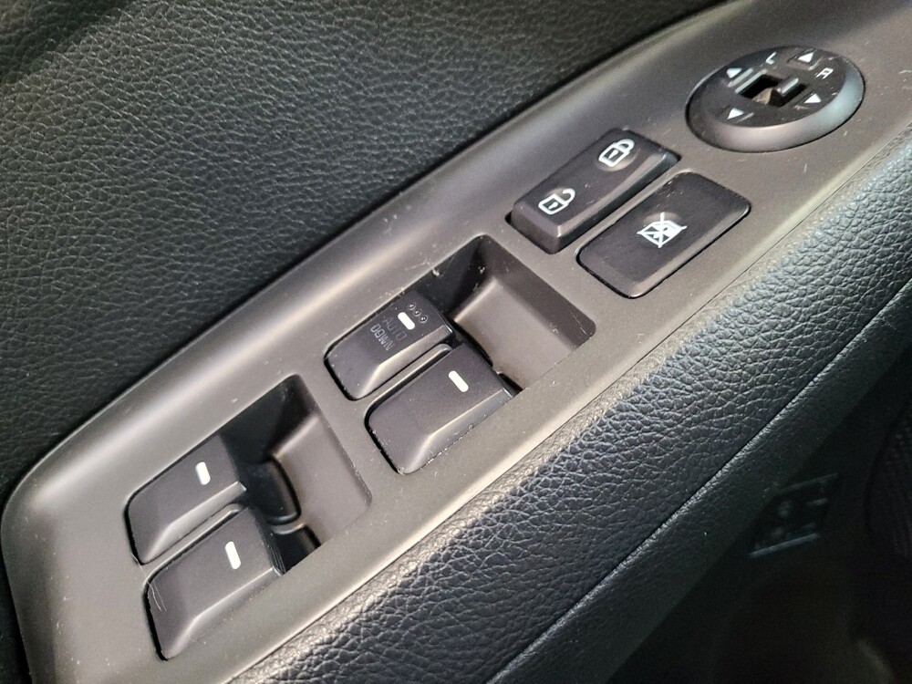 2017 Kia Forte in Montclair, CA 91763 - 18110160 27