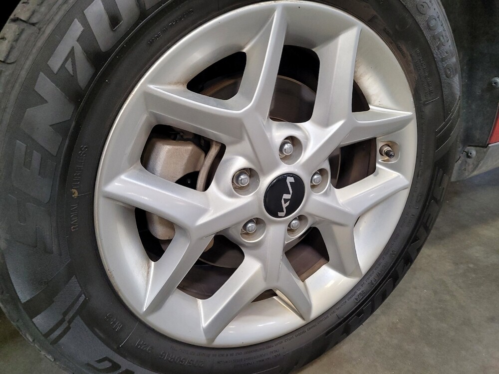 2023 Kia Soul in Downey, CA 90241 - 18110166 31