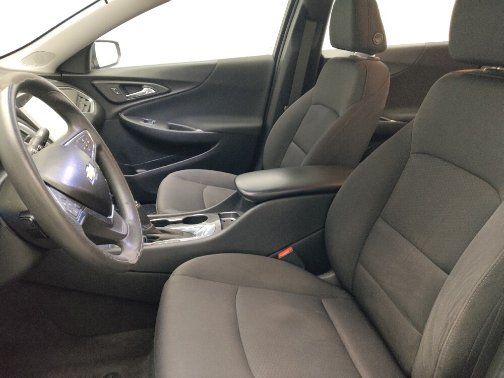 2019 Chevrolet Malibu in Morrow, GA 30260 - 18110176 17