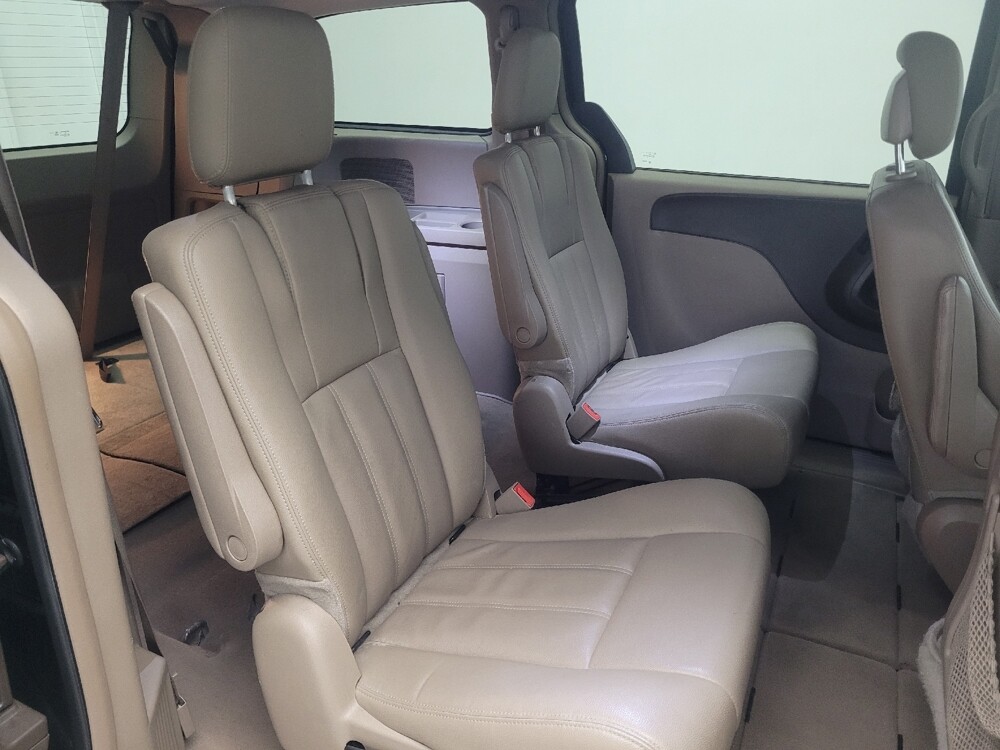 2016 Chrysler Town & Country in Augusta, GA 30907 - 18110189 19