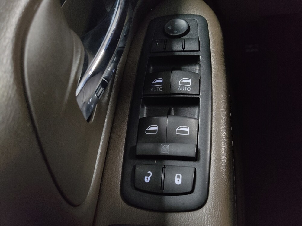 2016 Chrysler Town & Country in Augusta, GA 30907 - 18110189 27