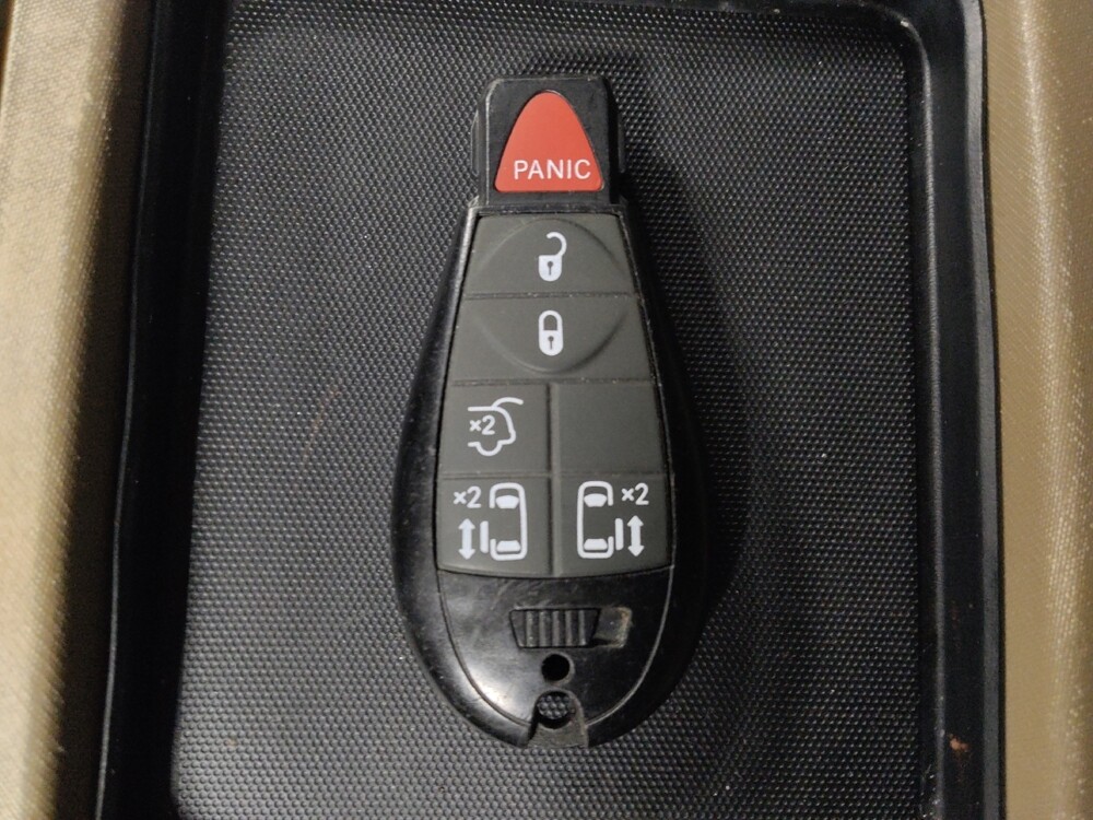 2016 Chrysler Town & Country in Augusta, GA 30907 - 18110189 32