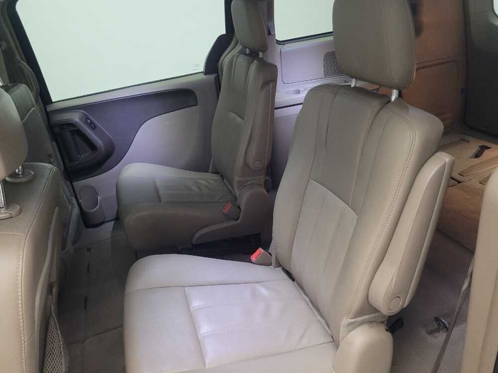 2016 Chrysler Town & Country in Augusta, GA 30907 - 18110189 18