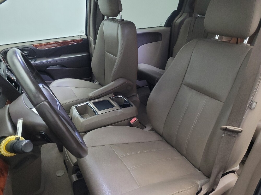 2016 Chrysler Town & Country in Augusta, GA 30907 - 18110189 17