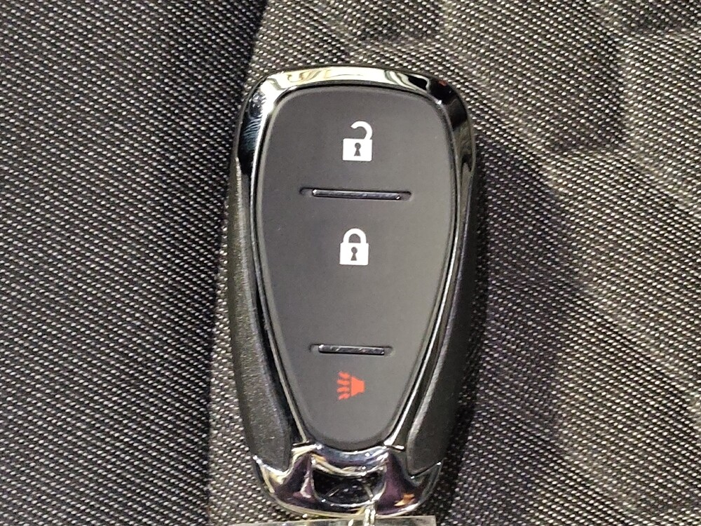 2018 Chevrolet Equinox in Fort Worth, TX 76116 - 18110196 32