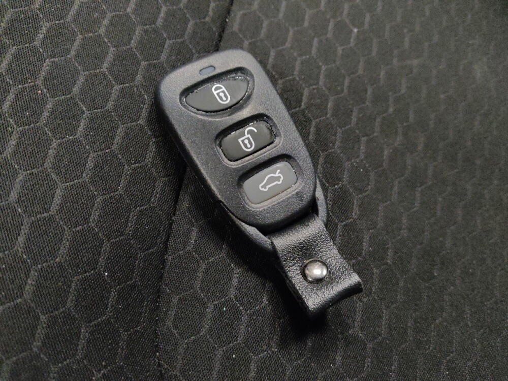 2019 Hyundai Elantra in Tucson, AZ 85705 - 18110217 32