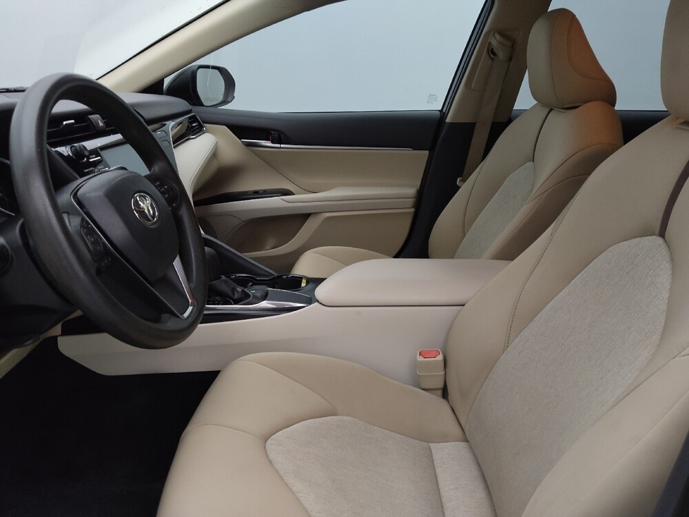 2018 Toyota Camry in Fort Myers, FL 33907 - 18110236 17