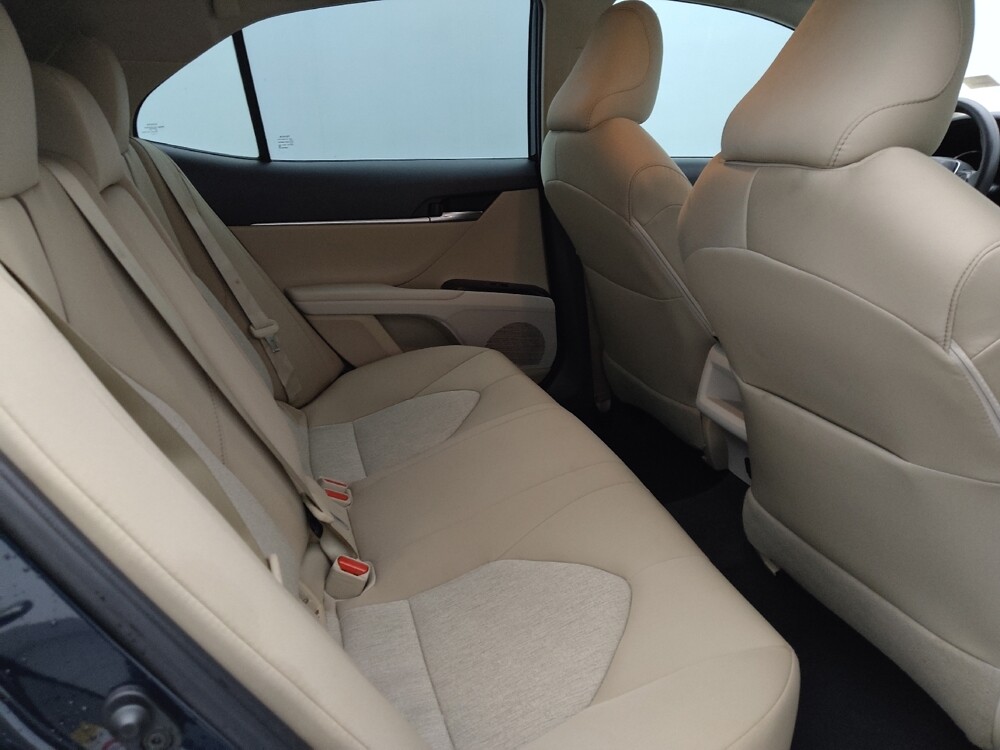 2018 Toyota Camry in Fort Myers, FL 33907 - 18110236 19