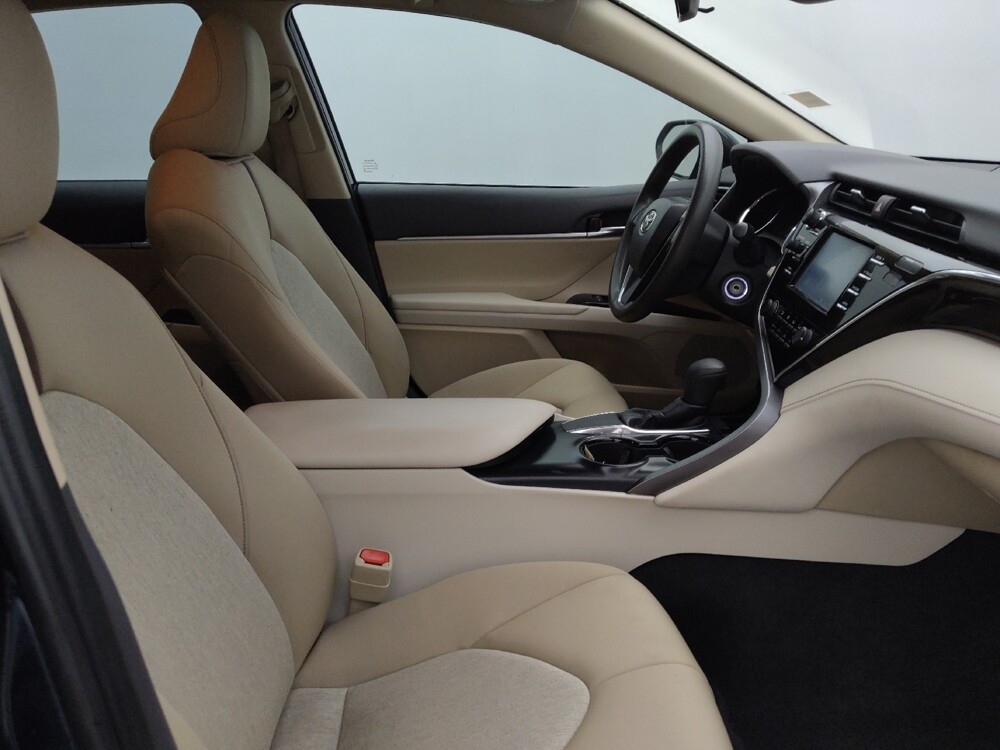 2018 Toyota Camry in Fort Myers, FL 33907 - 18110236 21