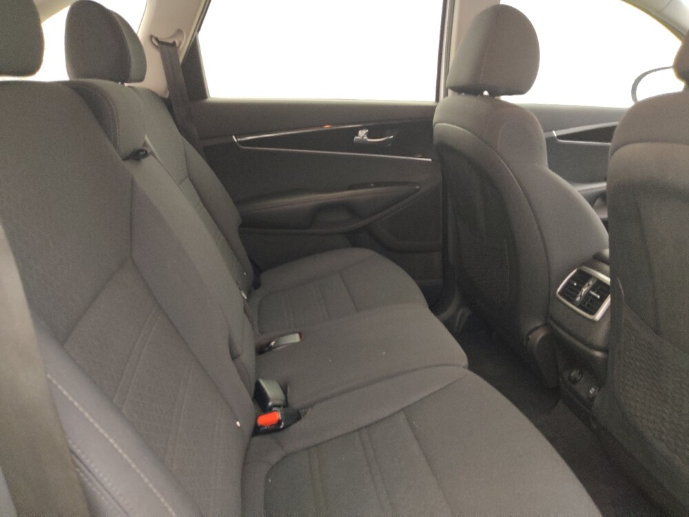 2019 Kia Sorento in Fort Myers, FL 33907 - 18110246 19