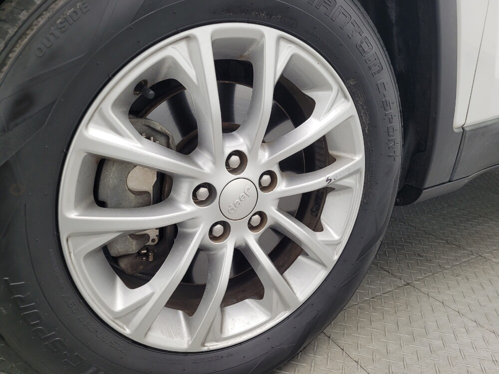 2019 Jeep Cherokee in Ocala, FL 34471 - 18110267 31