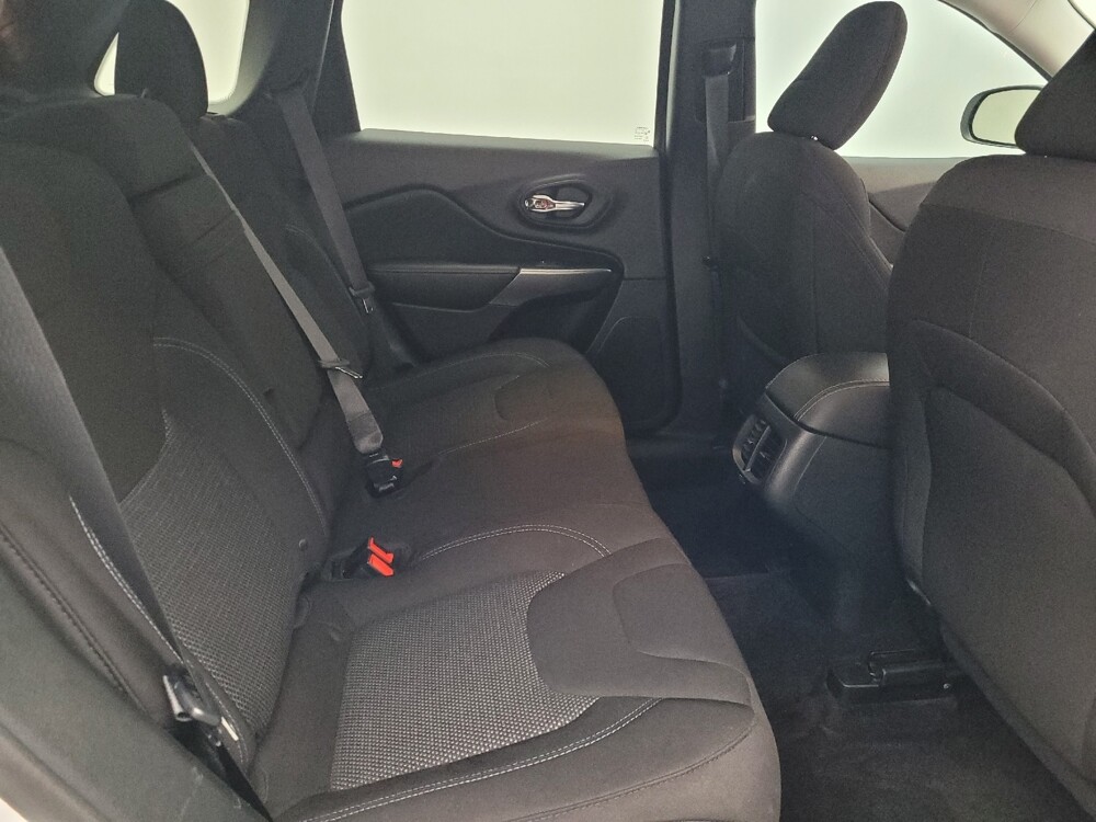 2019 Jeep Cherokee in Ocala, FL 34471 - 18110267 19