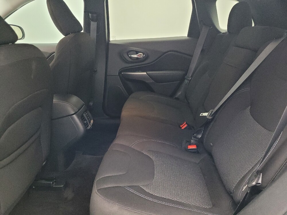 2019 Jeep Cherokee in Ocala, FL 34471 - 18110267 18