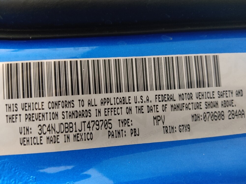 2018 Jeep Compass in Ocala, FL 34471 - 18110270 33