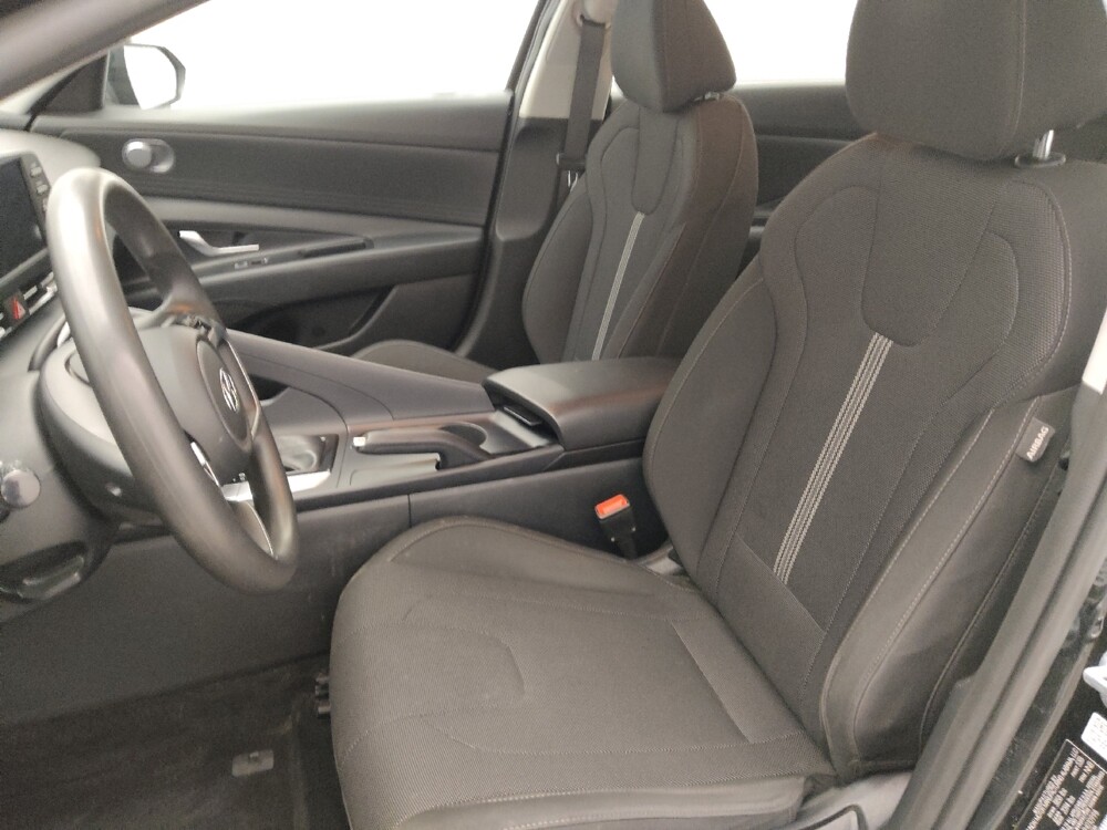 2021 Hyundai Elantra in Greenville, SC 29607 - 18110303 17