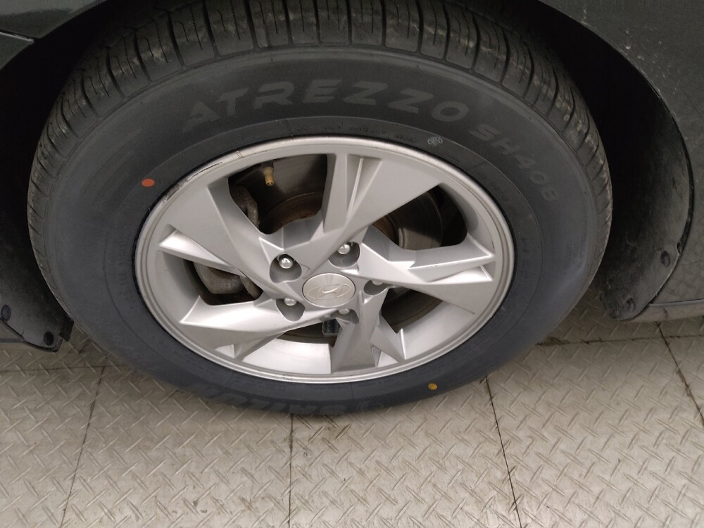 2021 Hyundai Elantra in Greenville, SC 29607 - 18110303 31