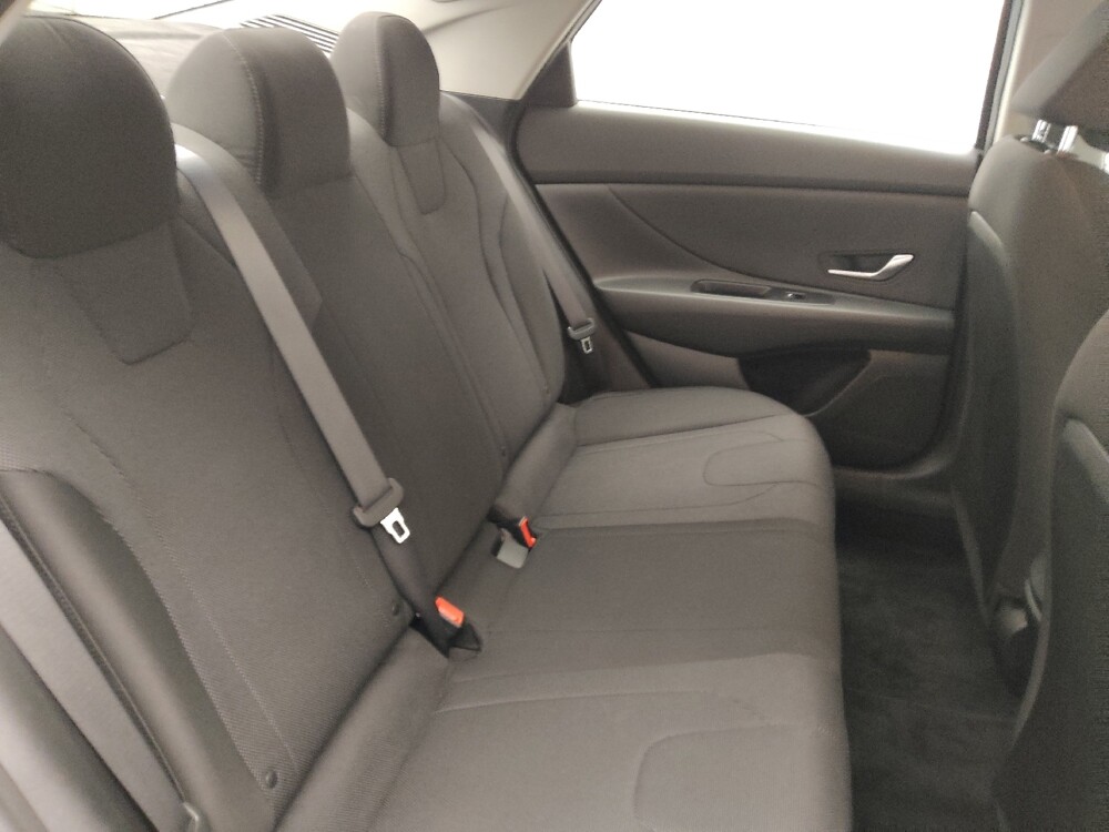 2021 Hyundai Elantra in Greenville, SC 29607 - 18110303 19