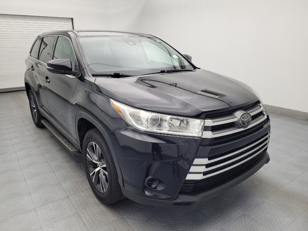 2019 Toyota Highlander in Fayetteville, NC 28304 - 18110307 13