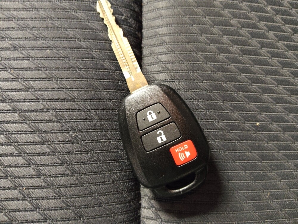 2019 Toyota Highlander in Fayetteville, NC 28304 - 18110307 32