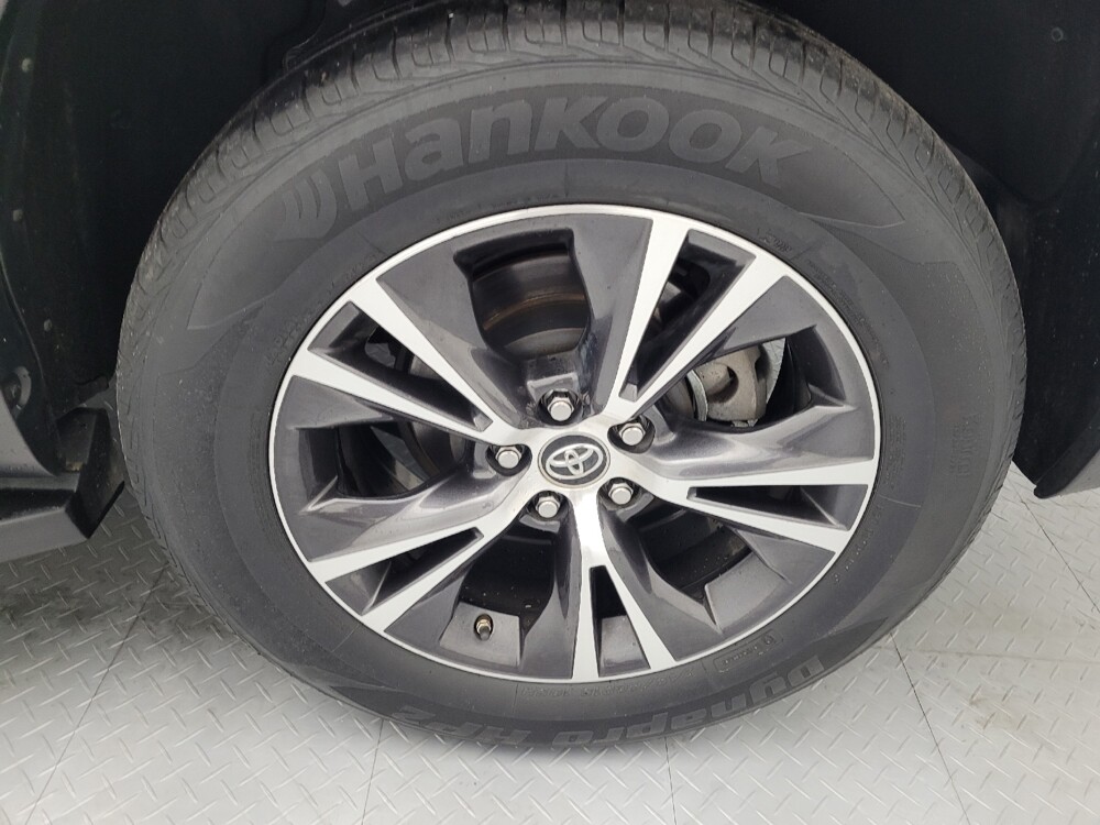 2019 Toyota Highlander in Fayetteville, NC 28304 - 18110307 31