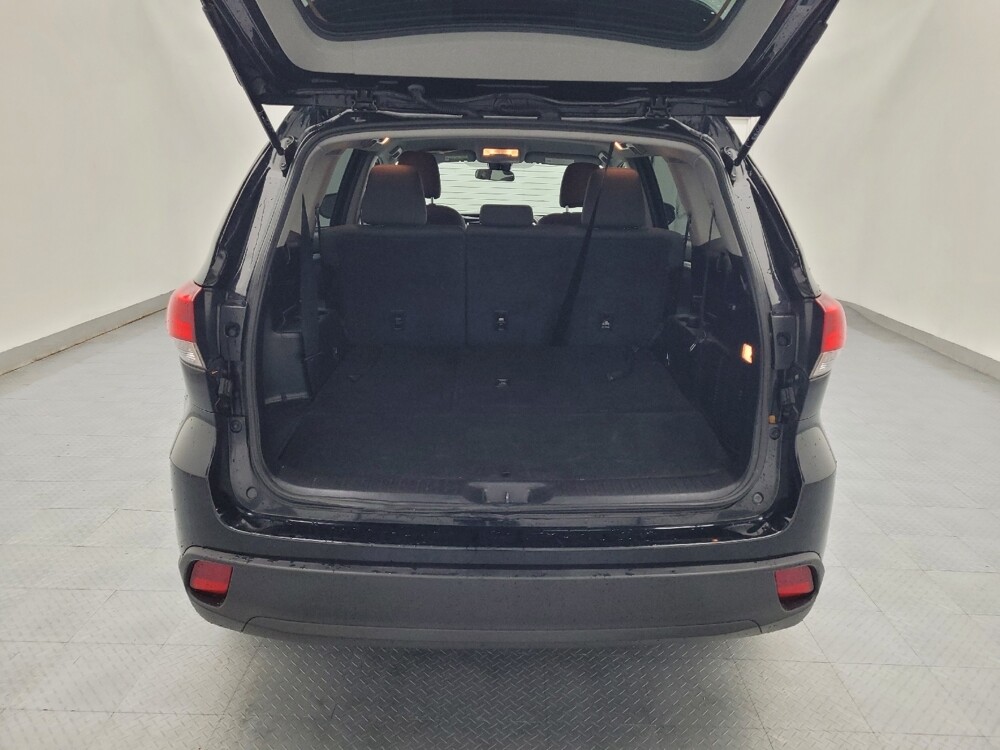 2019 Toyota Highlander in Fayetteville, NC 28304 - 18110307 29