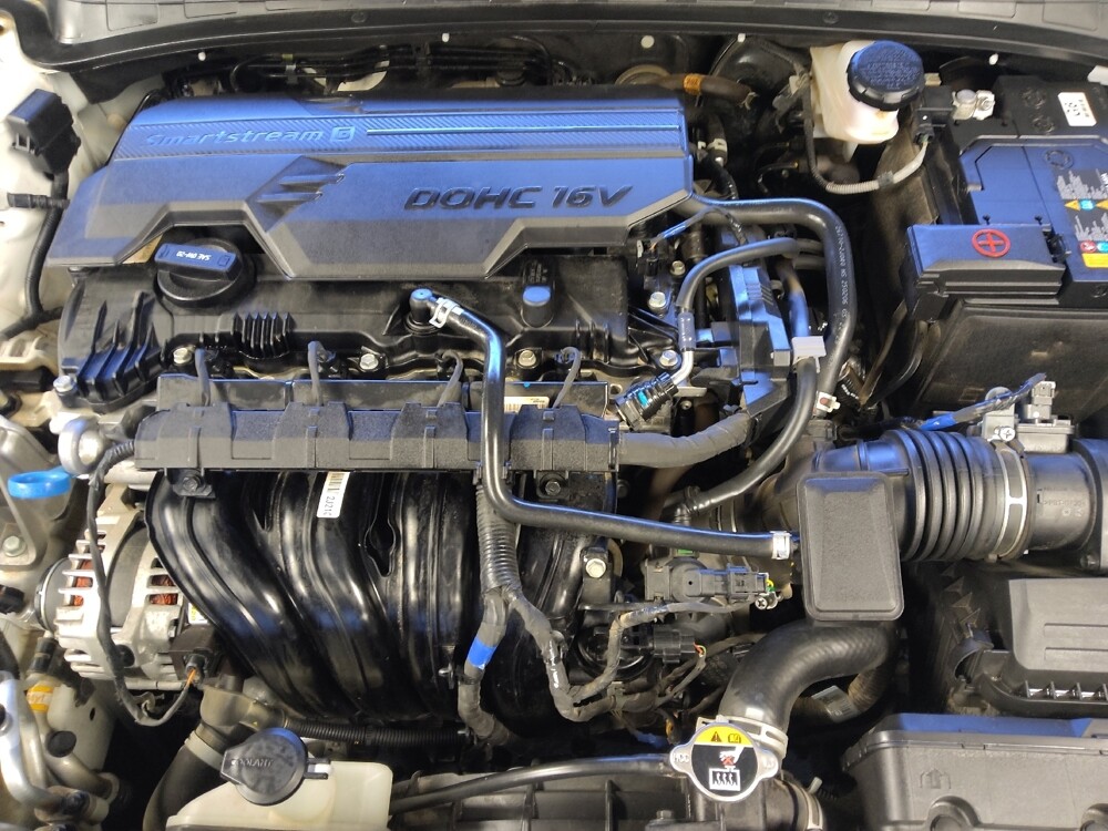 2025 Hyundai Elantra in Metairie, LA 70006 - 18110335 30