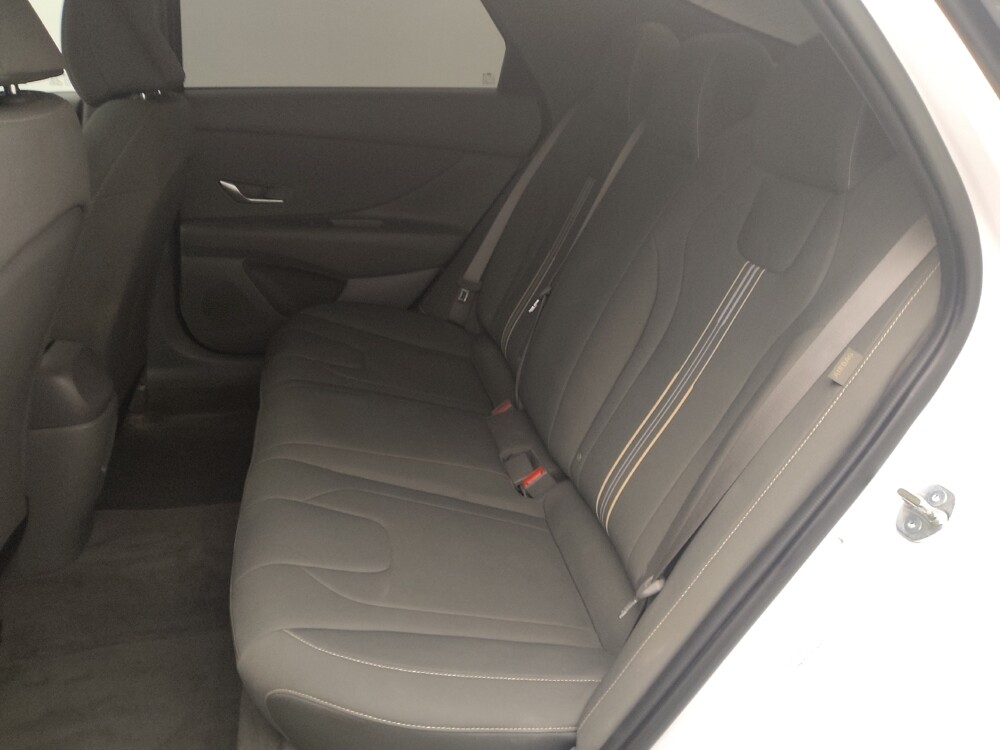 2025 Hyundai Elantra in Metairie, LA 70006 - 18110335 18