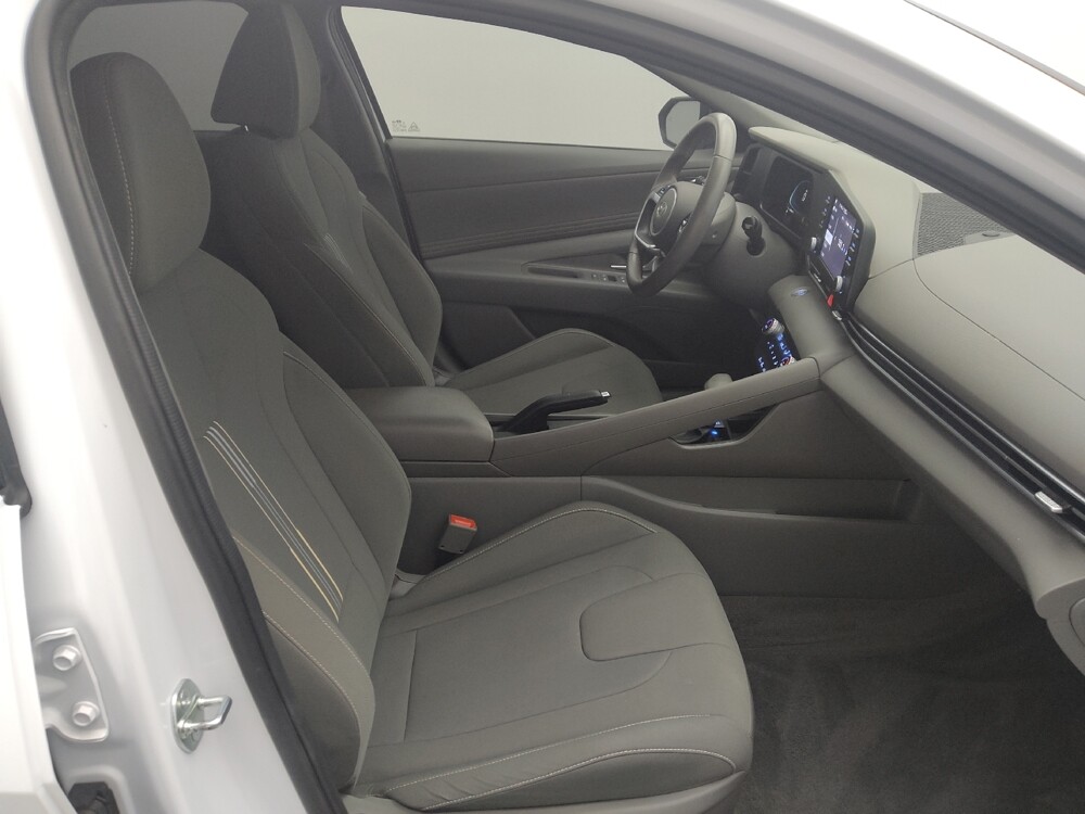 2025 Hyundai Elantra in Metairie, LA 70006 - 18110335 21