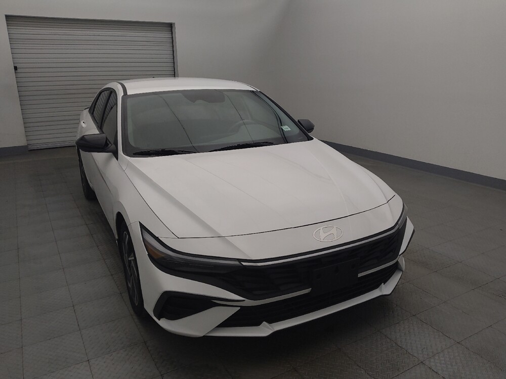 2025 Hyundai Elantra in Metairie, LA 70006 - 18110335 14
