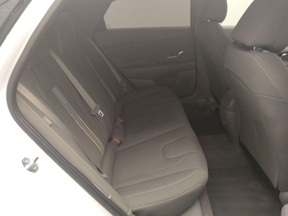 2025 Hyundai Elantra in Metairie, LA 70006 - 18110335 19