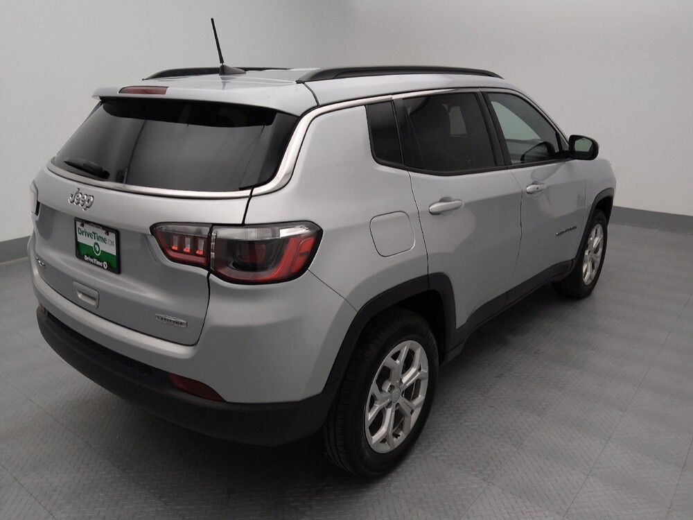 2024 Jeep Compass in Independence, MO 64055 - 18110373 10