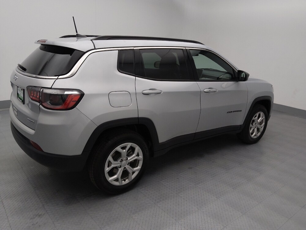 2024 Jeep Compass in Independence, MO 64055 - 18110373 11