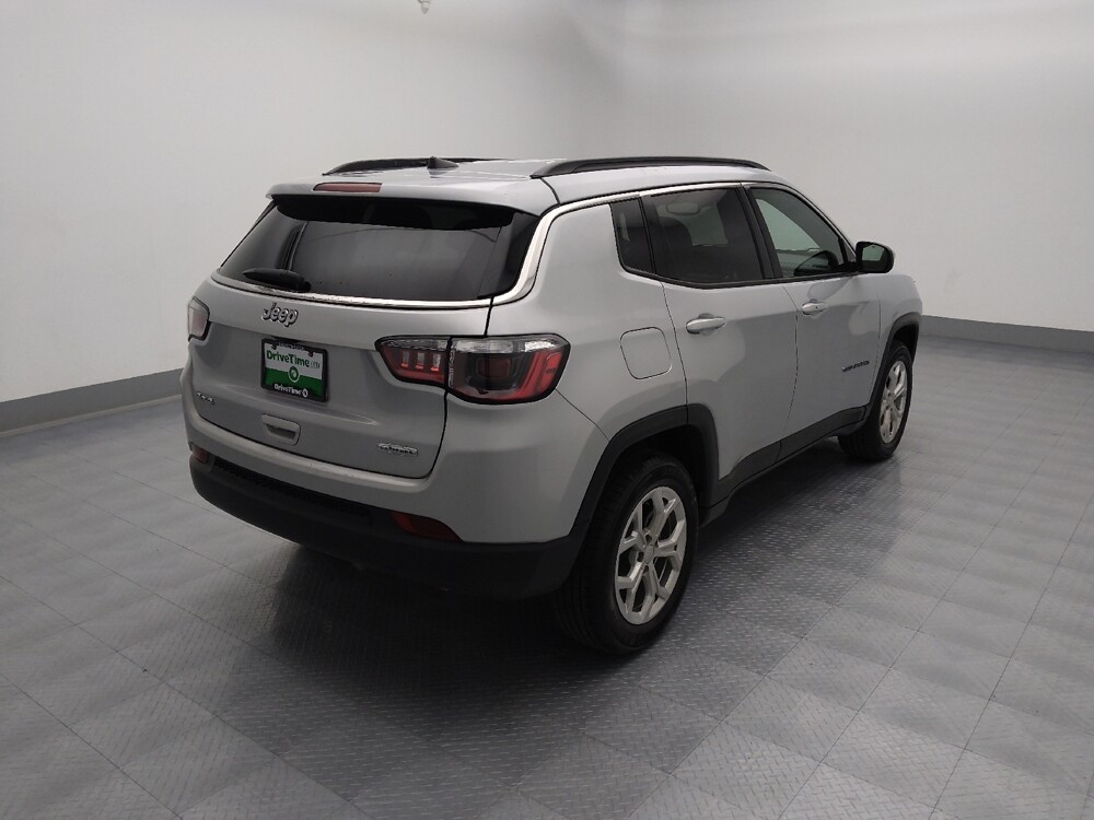 2024 Jeep Compass in Independence, MO 64055 - 18110373 9