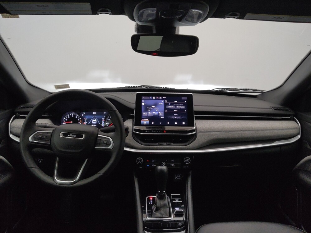 2024 Jeep Compass in Independence, MO 64055 - 18110373 22