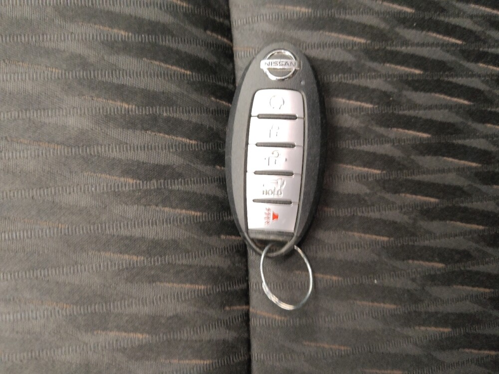 2020 Nissan Rogue in Topeka, KS 66611 - 18110374 32