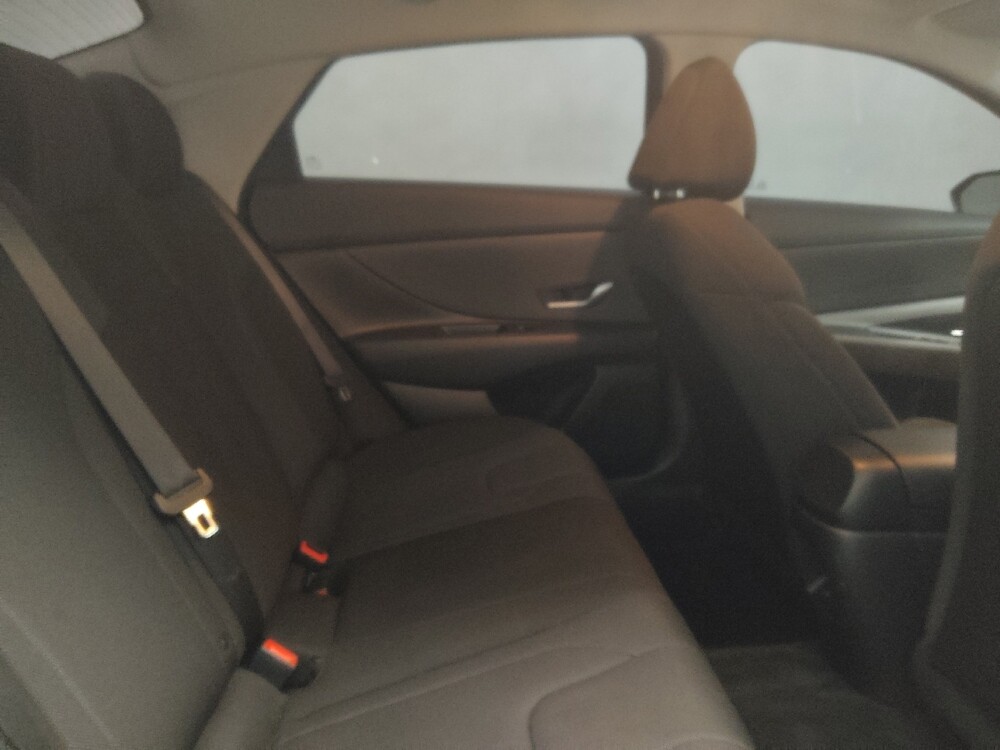 2024 Hyundai Elantra in Des Moines, IA 50310 - 18110380 19