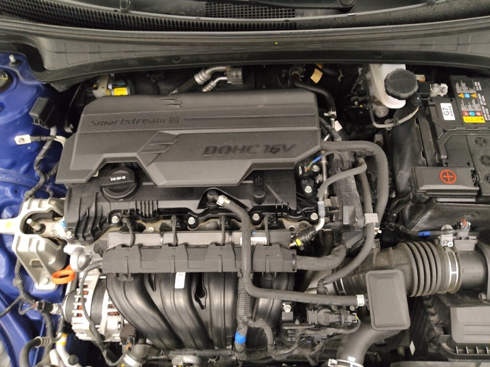 2024 Hyundai Elantra in Des Moines, IA 50310 - 18110380 30