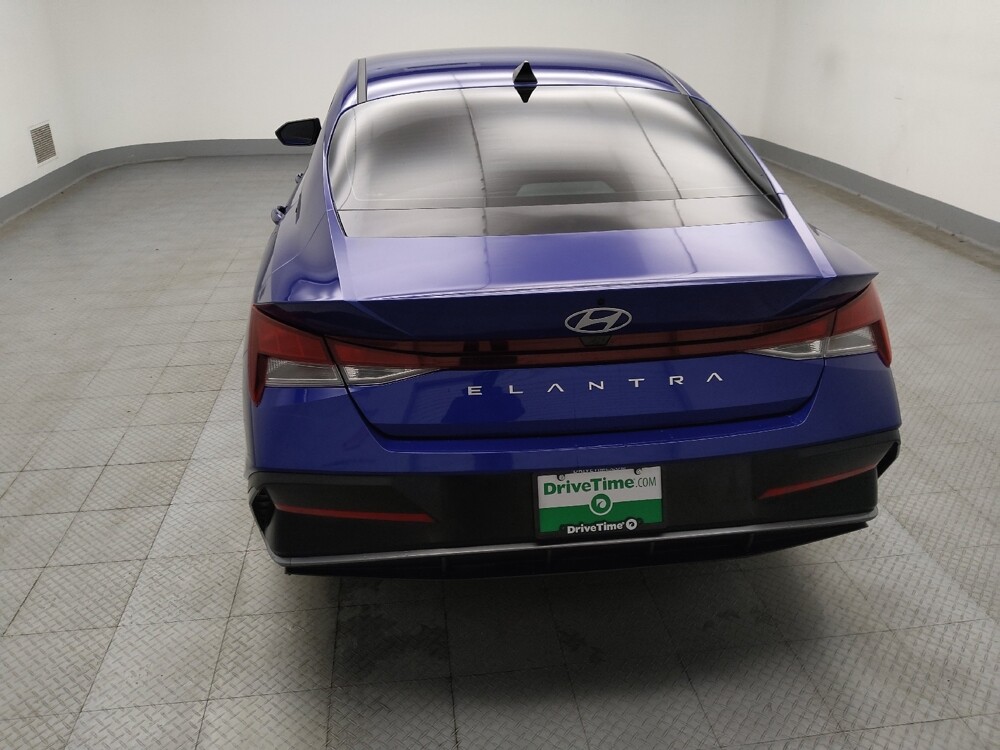 2024 Hyundai Elantra in Des Moines, IA 50310 - 18110380 6